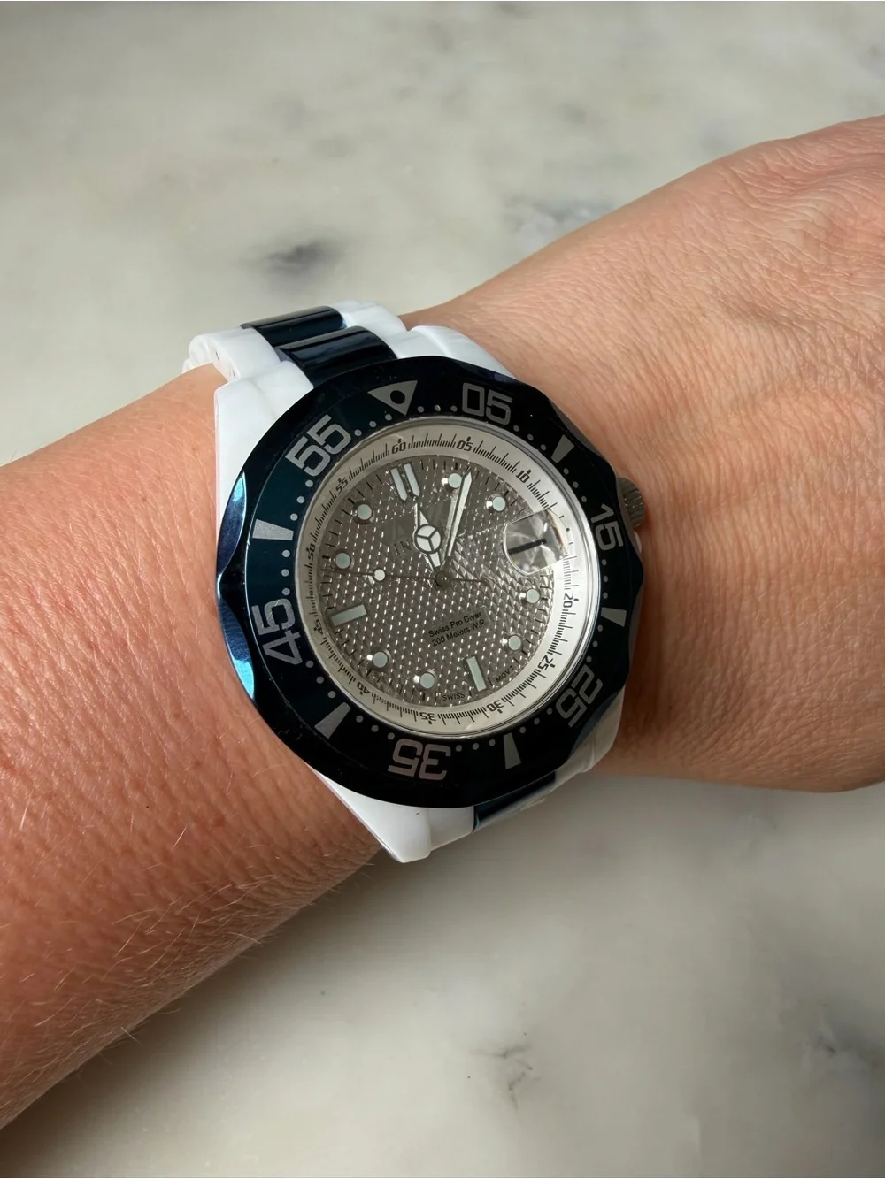 Invicta Ceramics Unisex Blue & White Ceramic Pro Divers Watch Model 4686